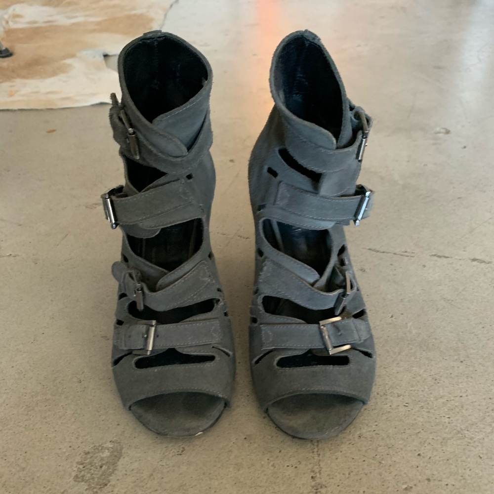 Surface to air shoes